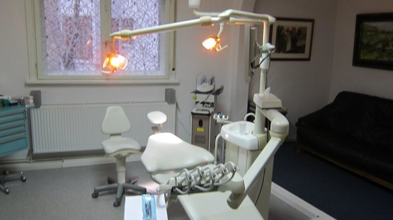 White Dental-cabinet stomatologic- Bucuresti